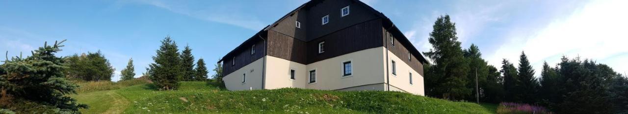 Chaloupka Slamenka Villa Loucna pod Klinovcem Exterior photo